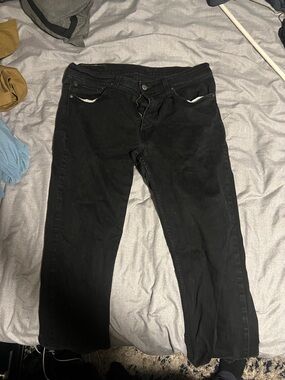 Classic Black Straight-Leg Jeans Levi
